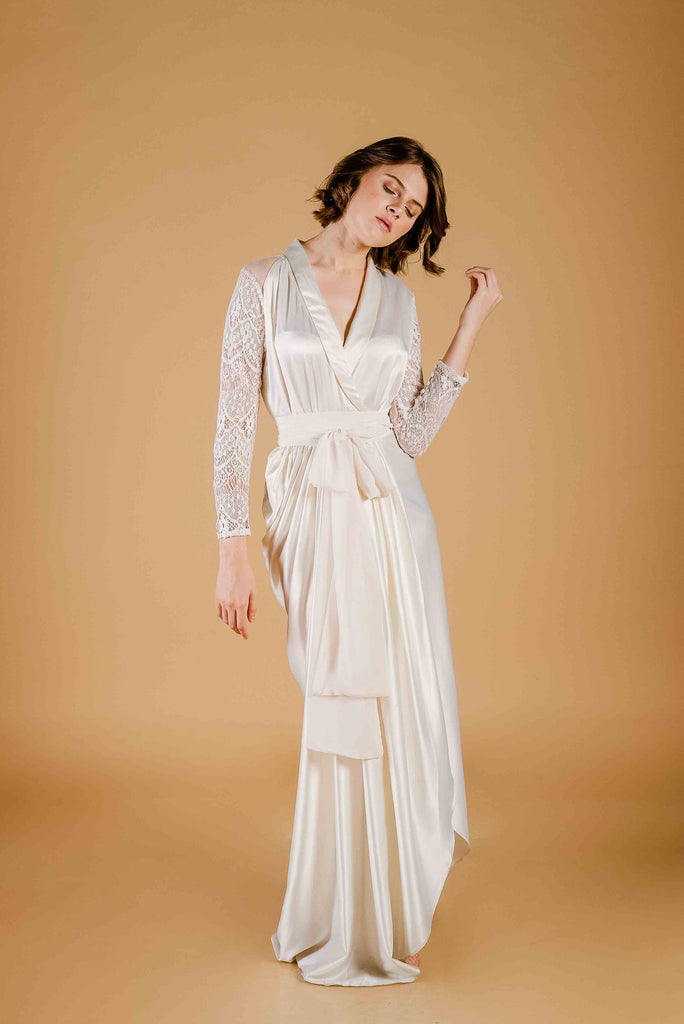 La Tercera Rima Dressing Gown in cream silk and lace front view